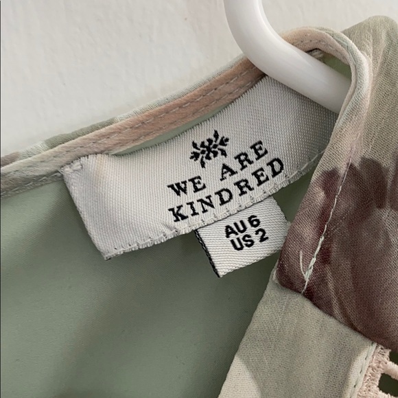 Floral Crochet Romper - Picture 6 of 8